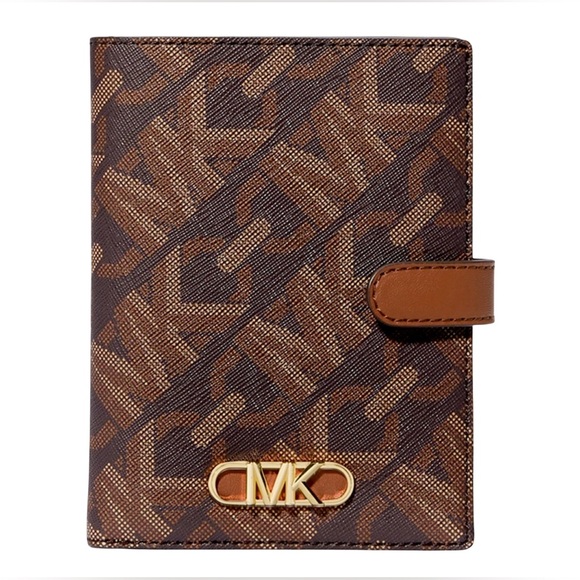 NWT Michael Kors Signature Passport Wallet - Picture 1 of 6